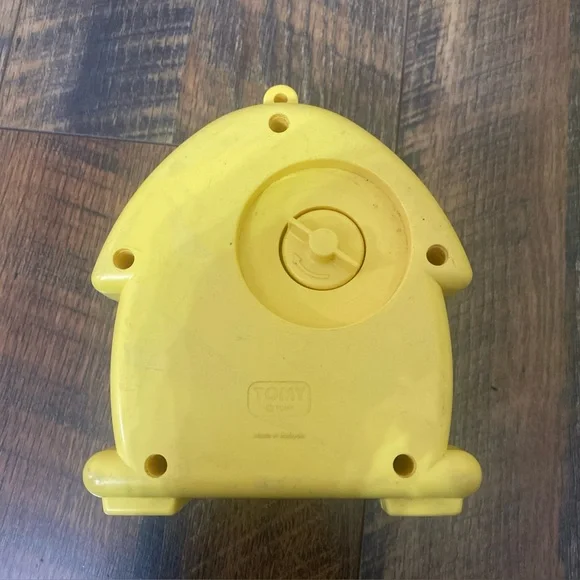 Vintage Tomy Musical Dog House London Bridge Music Moving Dog Head Windup 1980s - Picture 2 of 6